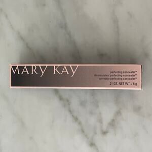 Mary Kay NWT Perfecting Concealer Deep Ivory Women's Face Cover Up